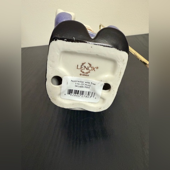 Rare Retired Lenox Nutcracker With Tree And Snowflake Staff 11” Ceramic with Box - Picture 8 of 11